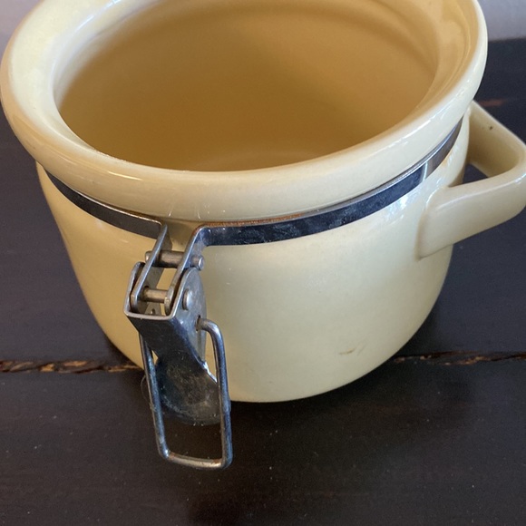 Vintage Oggi ceramic canister with rubber seal and metal mechanism - Picture 3 of 4